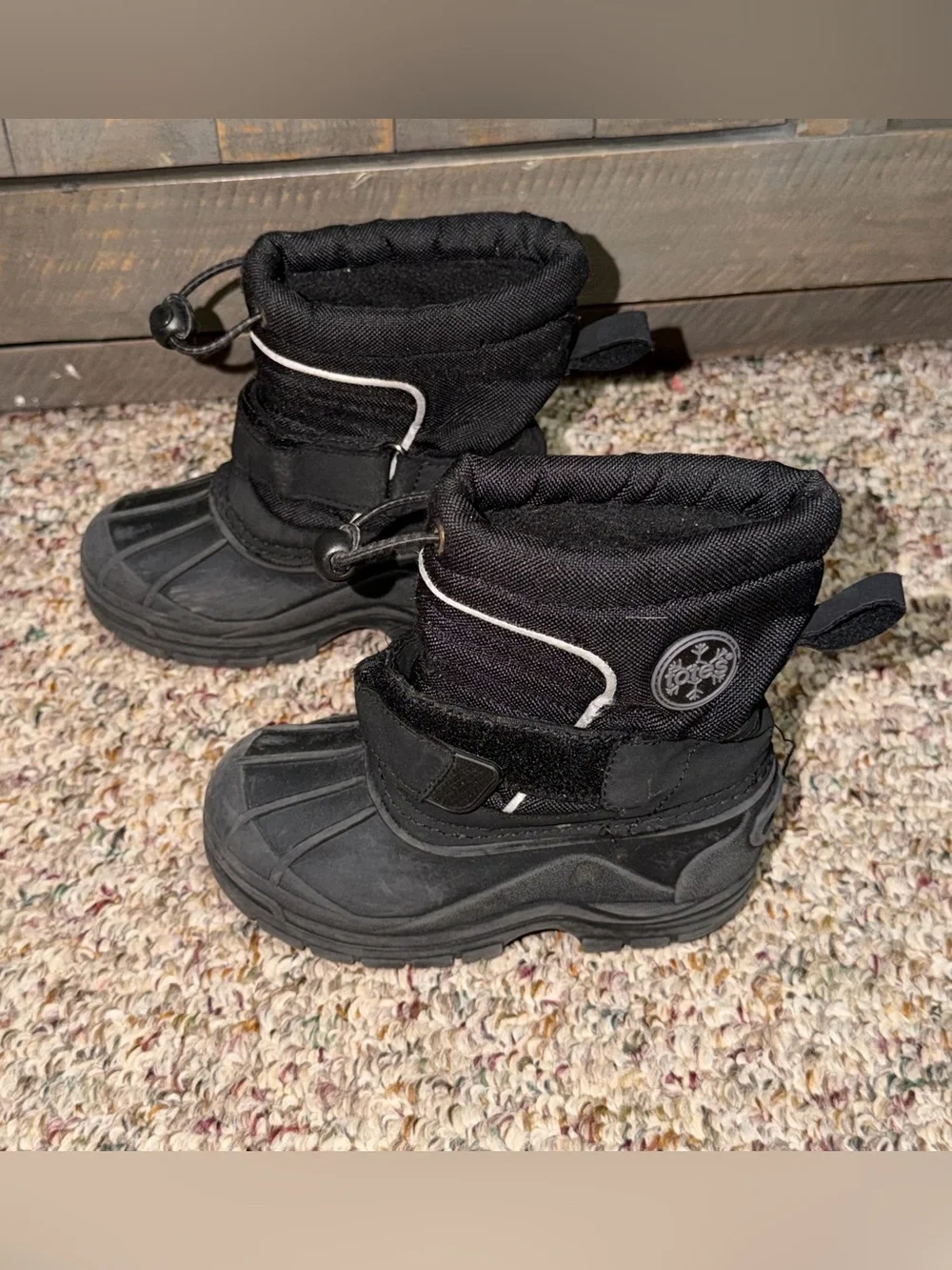 Kids boy toddler size 8 Black Insulated Snow Boots